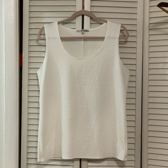 SOLD. White top - Picture 1 of 2